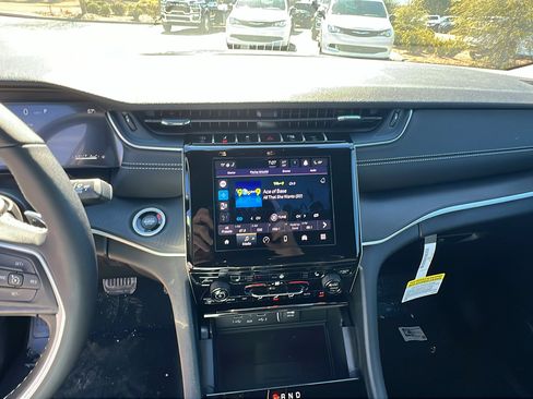 New 2026 Jeep Grand Cherokee Laredo X image 27