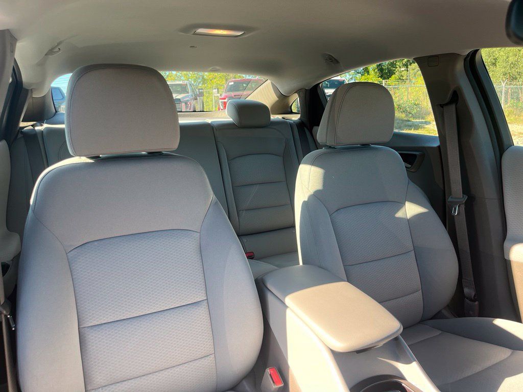 Used 2024 Chevrolet Malibu LS FWD image 34