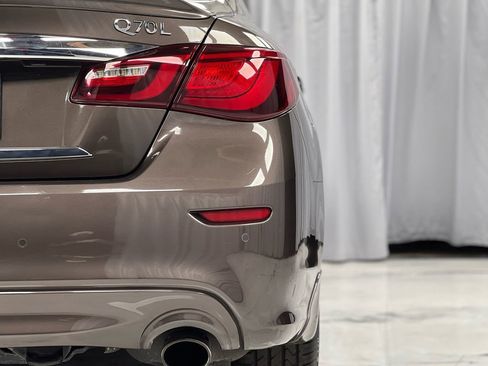 Used 2015 INFINITI Q70 L 5.6 w/ V8 Deluxe Technology Package image 15