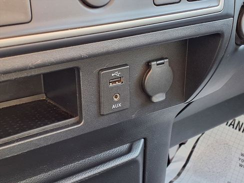 Used 2017 Nissan Titan S image 7