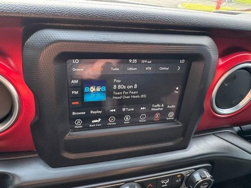 Used 2020 Jeep Gladiator Rubicon w/ LED Lighting Group AWD/4WD image 19