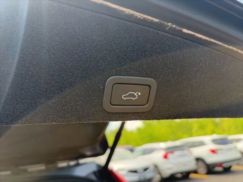 Used 2017 Volvo XC60 T5 Inscription w/ Preferred Option Package AWD/4WD image 8
