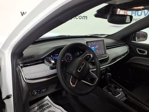 Used 2023 Jeep Compass Latitude image 13