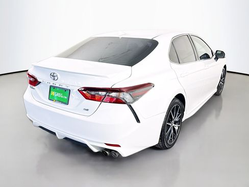 Used 2023 Toyota Camry SE image 10