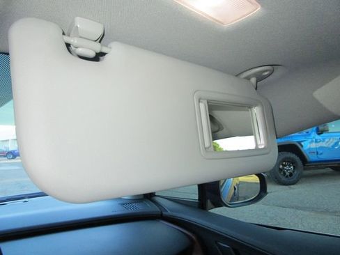 Used 2026 Toyota Prius Plug-In Hybrid FWD image 28