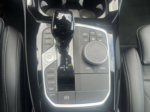Certified 2025 BMW X4 xDrive30i AWD/4WD image 27