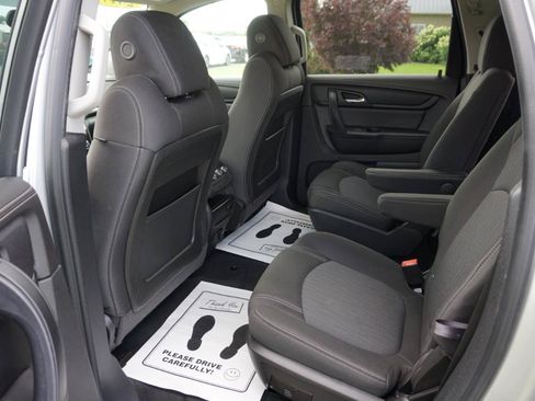 Used 2017 Chevrolet Traverse LT w/ Style and Technology Package AWD/4WD image 8
