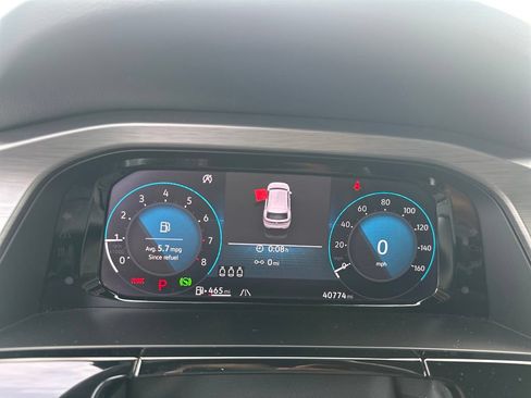 Used 2024 Volkswagen Atlas Cross Sport SE FWD image 17