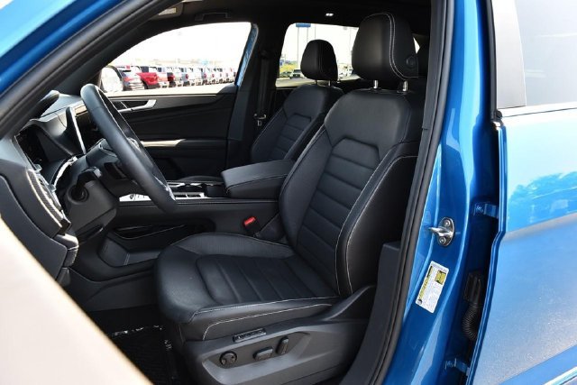 Certified 2024 Volkswagen Atlas Cross Sport SEL R-Line AWD/4WD image 18