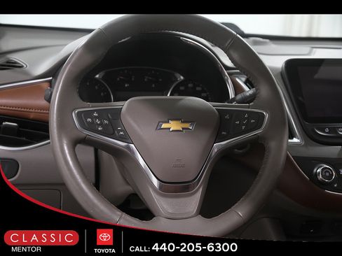 Used 2016 Chevrolet Malibu LT w/ Leather Package FWD image 7