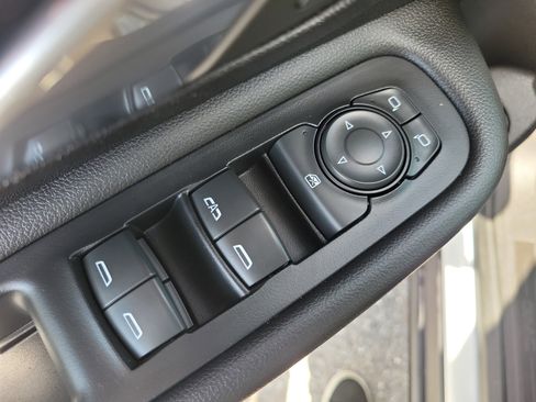 Certified 2023 GMC Terrain SLE w/ Driver Convenience Package image 18