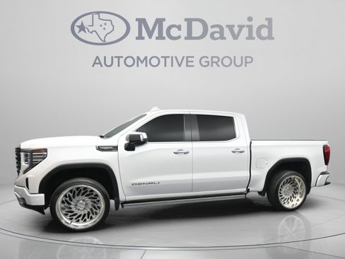 Used 2023 GMC Sierra 1500 Denali Ultimate AWD/4WD image 5