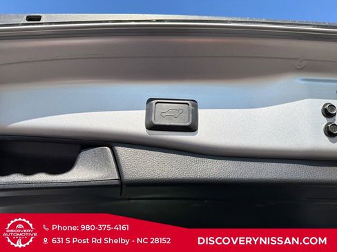 Used 2020 Toyota RAV4 XLE Premium FWD image 41