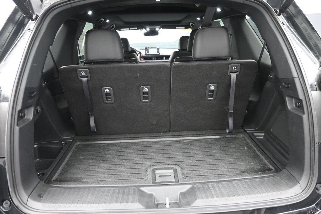 Used 2025 Honda Pilot TrailSport image 12