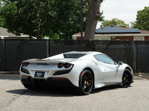 Used 2022 Ferrari F8 Tributo RWD image 13