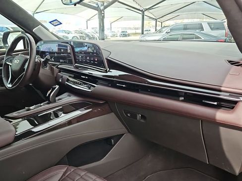 Certified 2024 Cadillac Escalade Sport Platinum image 29