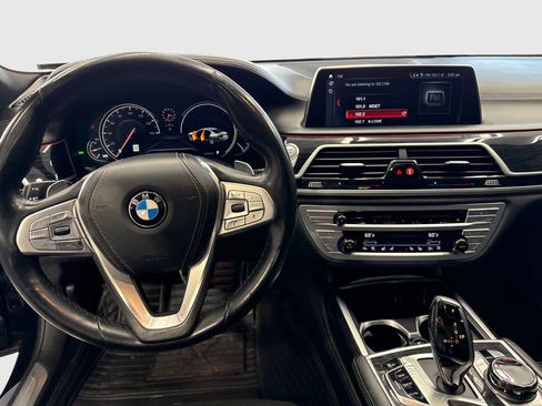 Used 2018 BMW 750i xDrive AWD/4WD image 14