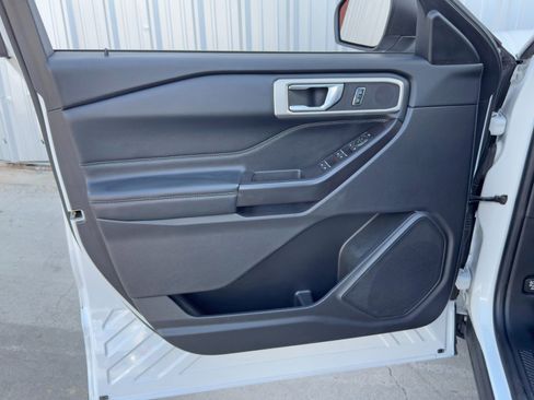 Used 2020 Ford Explorer XLT w/ Equipment Group 202A image 40