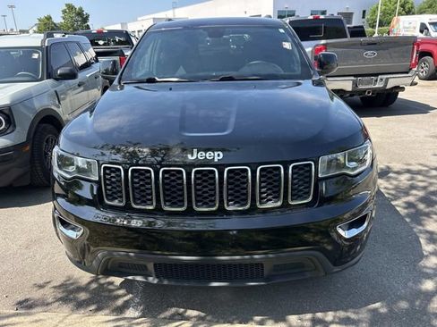 Used 2017 Jeep Grand Cherokee Laredo w/ Quick Order Package 23E AWD/4WD image 2