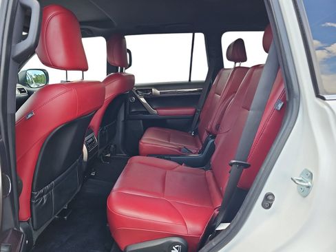 Used 2021 Lexus GX 460 Luxury w/ Sport Design Package AWD/4WD image 11