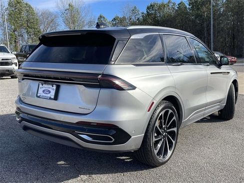 Used 2024 Lincoln Nautilus Black Label image 3