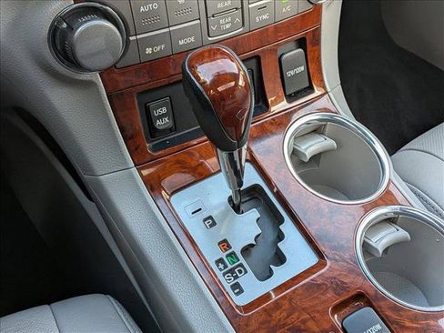 Used 2013 Toyota Highlander Limited image 8