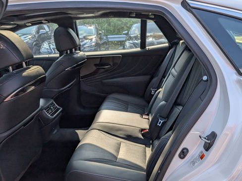 Certified 2022 Lexus LS 500 AWD w/ Interior Upgrade Package image 15