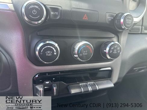 Used 2024 RAM 2500 Big Horn AWD/4WD image 22