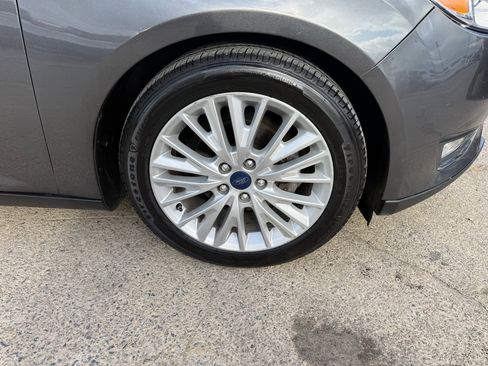 Used 2018 Ford Focus Titanium image 9