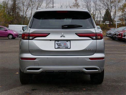 Used 2025 Mitsubishi Outlander SEL image 6