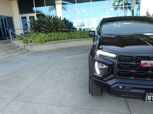 New 2026 GMC Canyon Elevation w/ Convenience Package RWD image 29