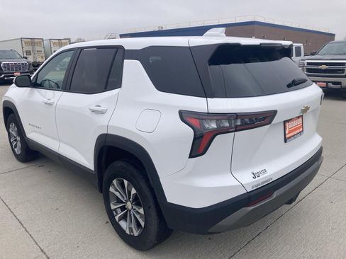 Used 2025 Chevrolet Equinox LT image 4