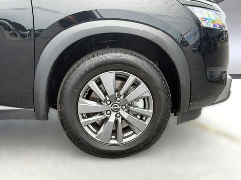 Used 2025 Nissan Pathfinder SV FWD image 11