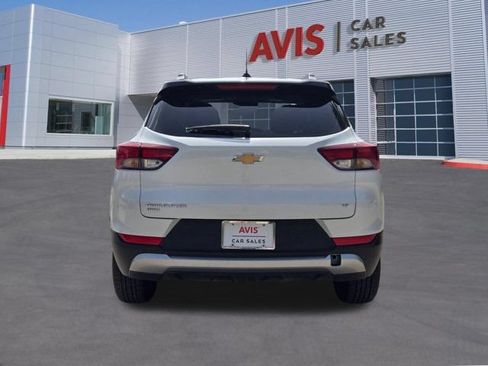 Used 2025 Chevrolet TrailBlazer LT AWD/4WD image 9