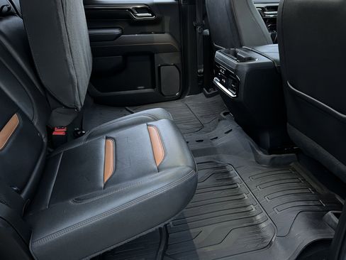 Used 2023 GMC Sierra 1500 AT4 w/ AT4 Premium Package image 19