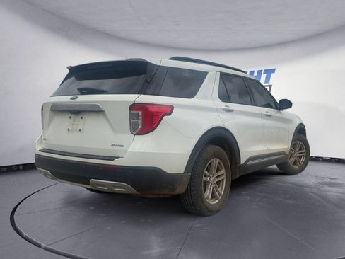 Used 2023 Ford Explorer XLT w/ Equipment Group 202A AWD/4WD image 5