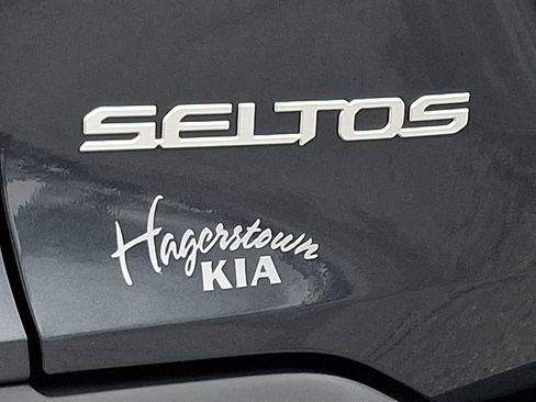 Certified 2025 Kia Seltos SX w/ SX Sunroof Package image 34