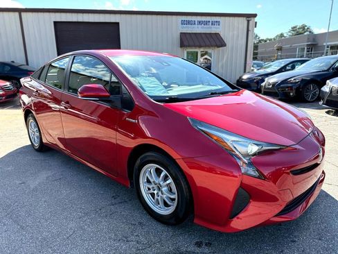 Used 2017 Toyota Prius Two image 8