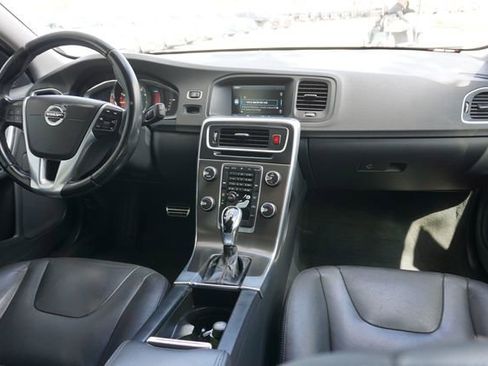Used 2015 Volvo V60 T5 Premier image 5
