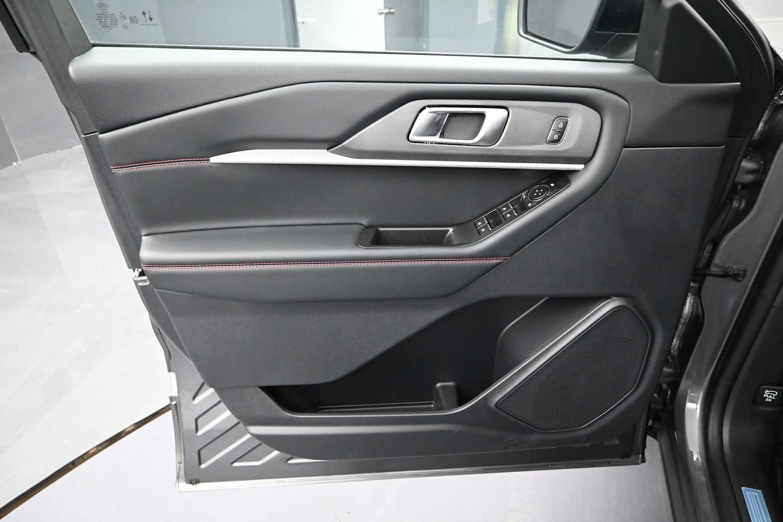 New 2025 Ford Explorer ST-Line AWD/4WD image 26