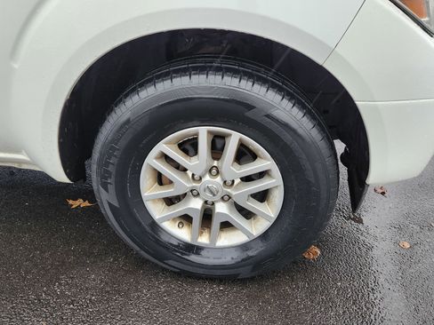 Used 2016 Nissan Frontier SV image 8