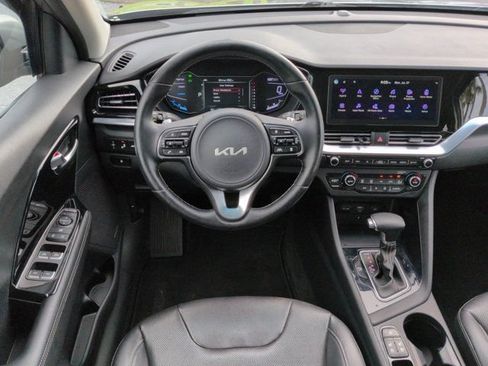 Used 2022 Kia Niro EX Premium FWD image 15