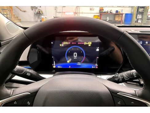 New 2026 Chevrolet Trax LT w/ LT Convenience Package FWD image 29