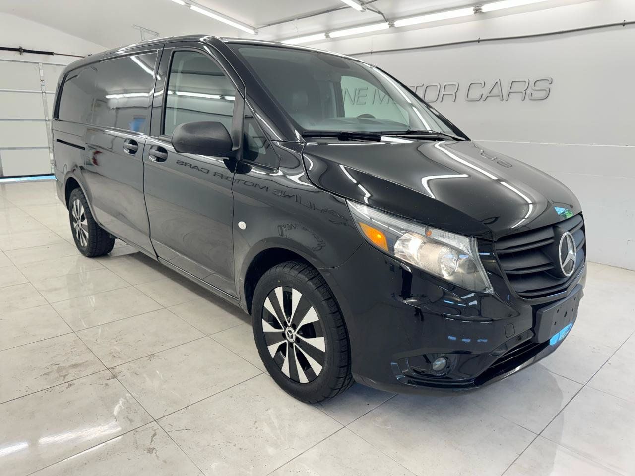 Used 2022 Mercedes-Benz Metris image 3
