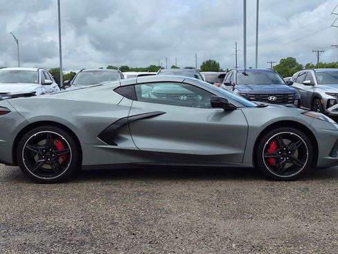 Used 2022 Chevrolet Corvette Stingray Preferred Cpe w/ Z51 Performance Package RWD image 2