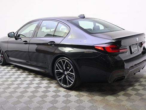 Used 2022 BMW M550i xDrive w/ Dynamic Handling Package image 3