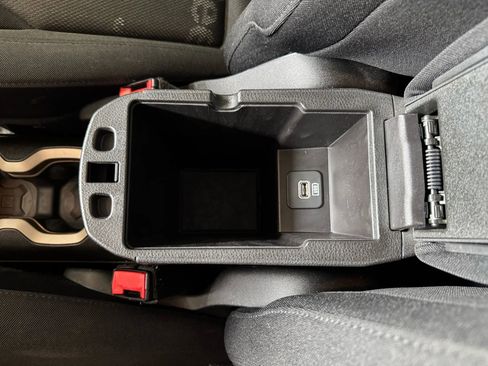 Used 2017 Jeep Renegade Latitude w/ Popular Equipment Group image 44