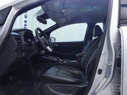 Used 2018 Nissan Leaf SL w/ SL Technology Package FWD image 19