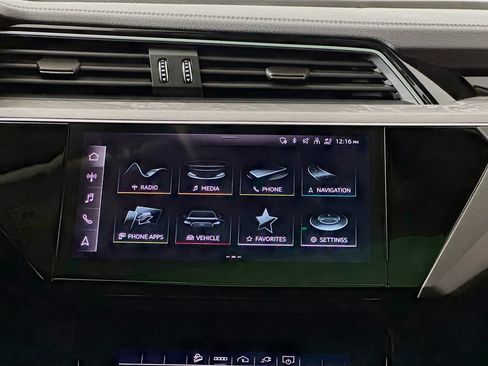 Used 2024 Audi Q8 e-tron Premium Plus w/ Premium Plus Package image 12