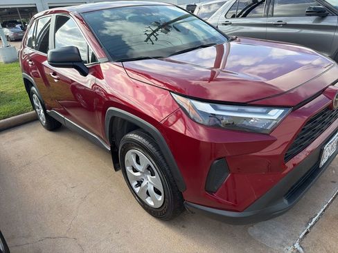 Used 2024 Toyota RAV4 LE FWD image 6